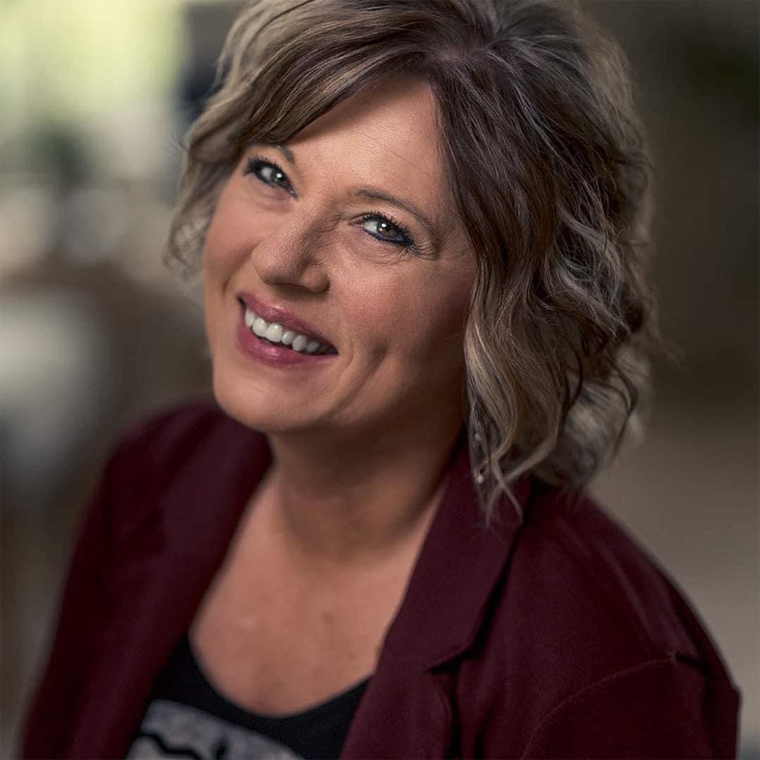 Shelly Simpson Cropped